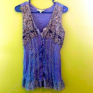 Pretty angel BoHo camisole lace & floral w/ floral pattern underneath - large